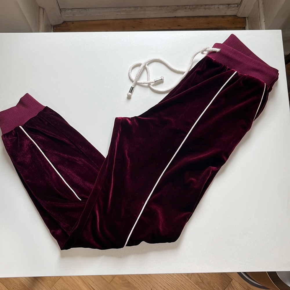 Hours high waisted tracksuit pants size S Burgundy